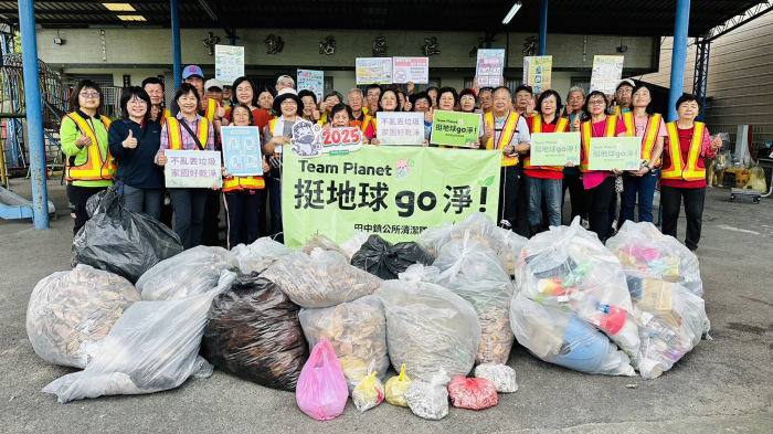 田中鎮蕭淑芬鎮長會同社區志工熱情響應地球日清掃活動