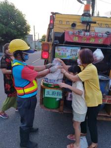 垃圾車沿線收運照片